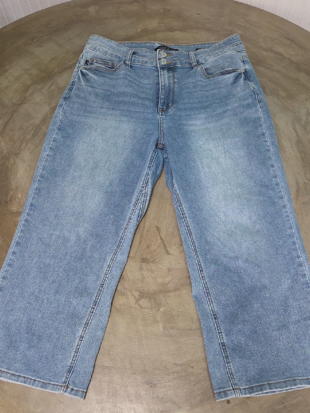 Judy Blue Light Blue Cropped Ankle Jeans
